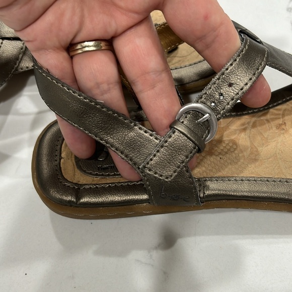 B.O.C. Metallic Ankle Strap Thong Sandal - Size 7 - Picture 4 of 9